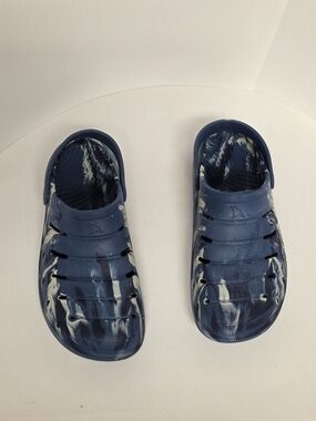 Men's Navy Marble Slip-On Water Clogs with Heel Strap. Size 8. #0239